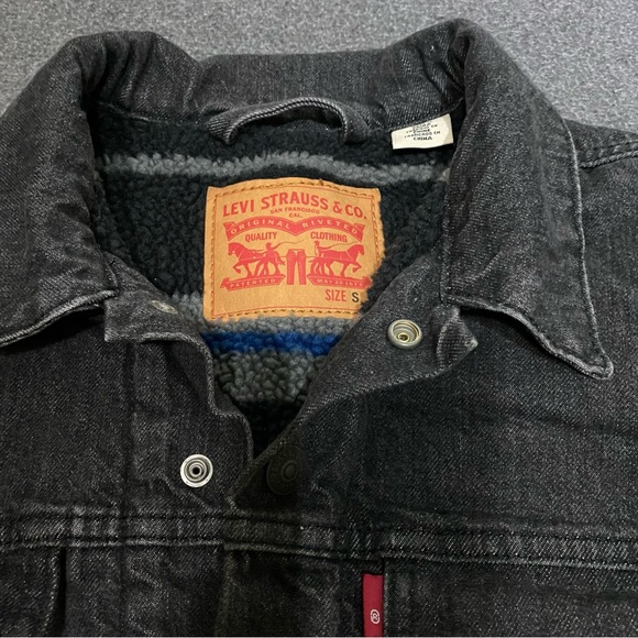 Levi's Men's Sherpa Fleece Lined TruckerJacket Black Charcoal Snap Buttons Sz S - Picture 4 of 9